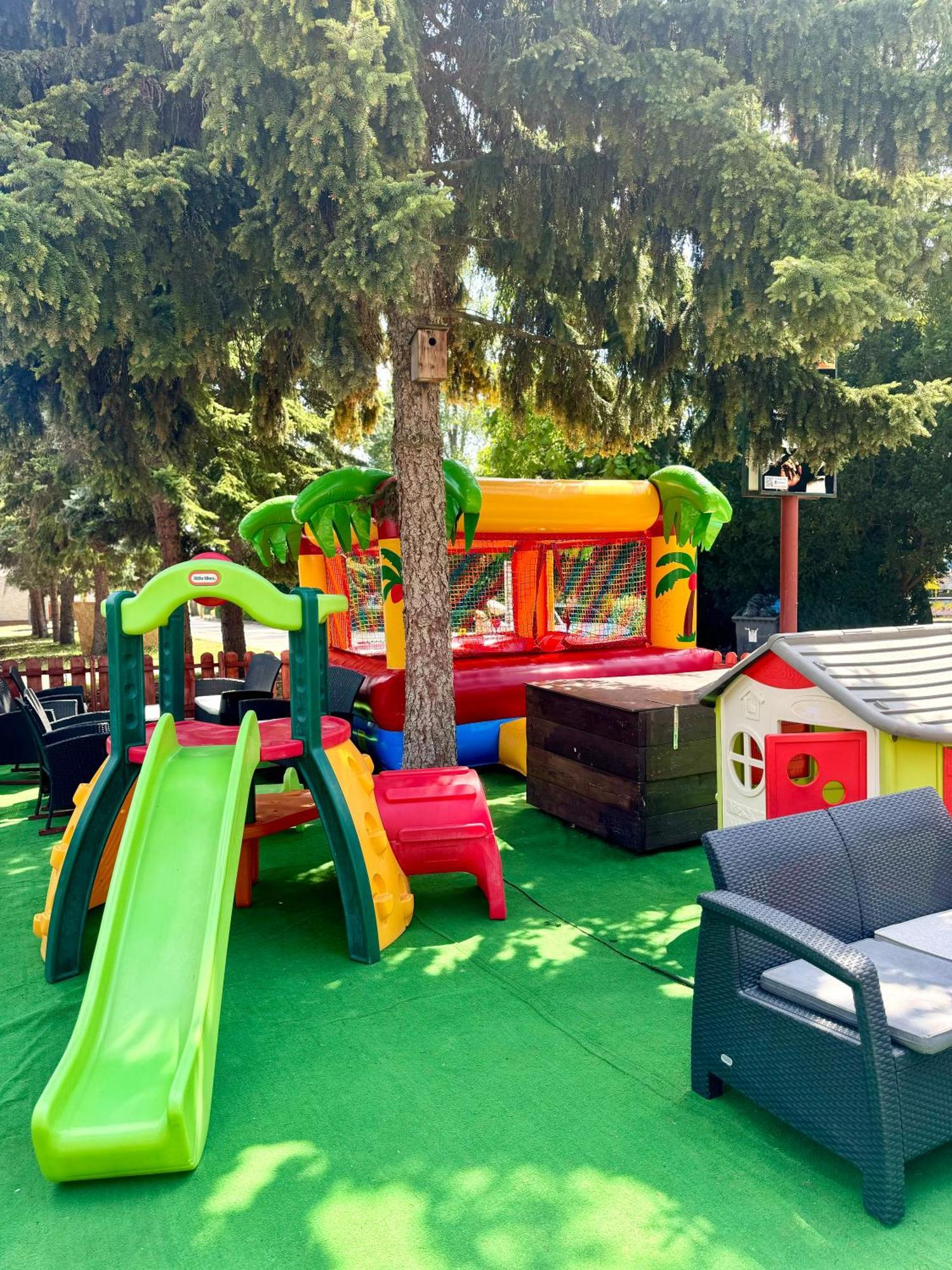 פאטינצ'ה Apartmany Hawaii מראה חיצוני תמונה